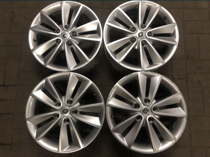 СРОЧНО Продам диски с зимней резиной от Рено Дастер (Renault Duster)