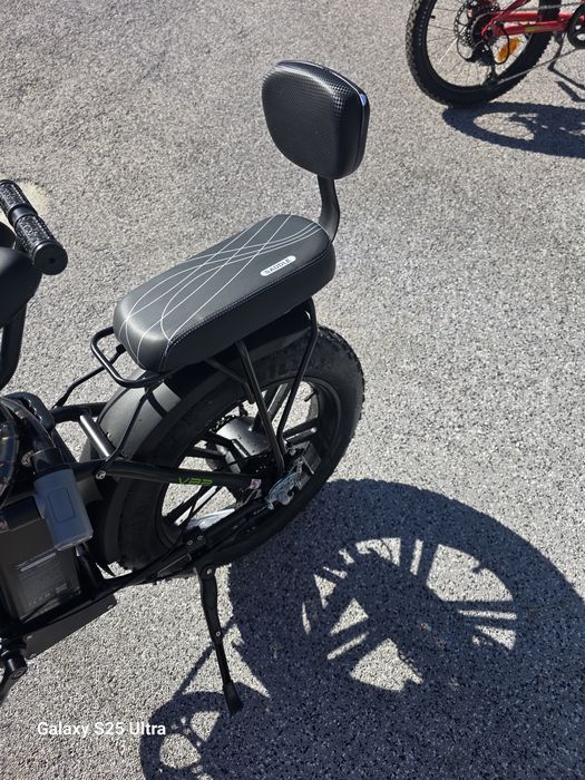 Vând bicicletă electrică roti pe 20
