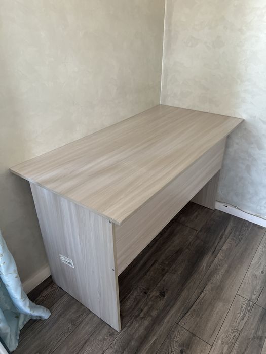 Продам стол 130х65х75