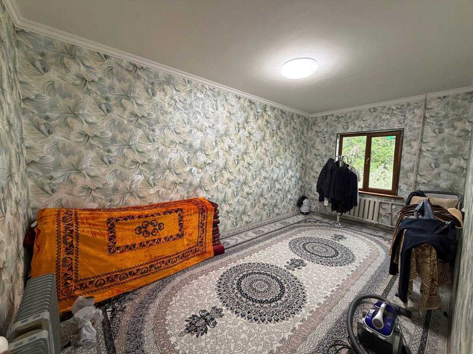 Продаётся 3х комн квартира на 2 этаже Ор-р 6 микрорайон Лавита