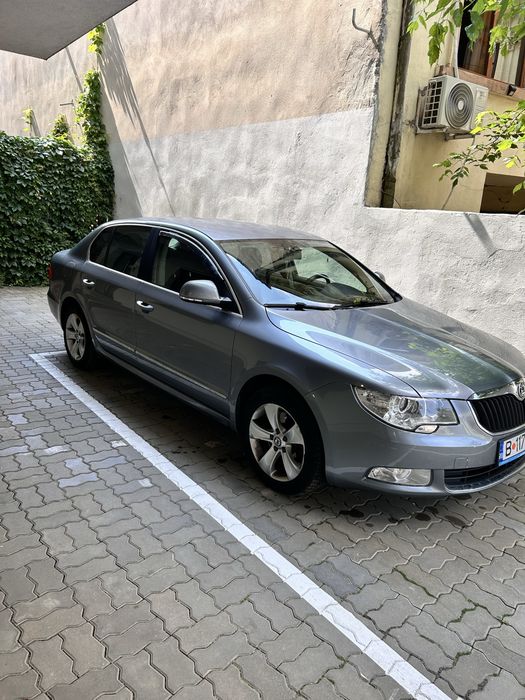 SKODA Superb 2011 — imagine 4