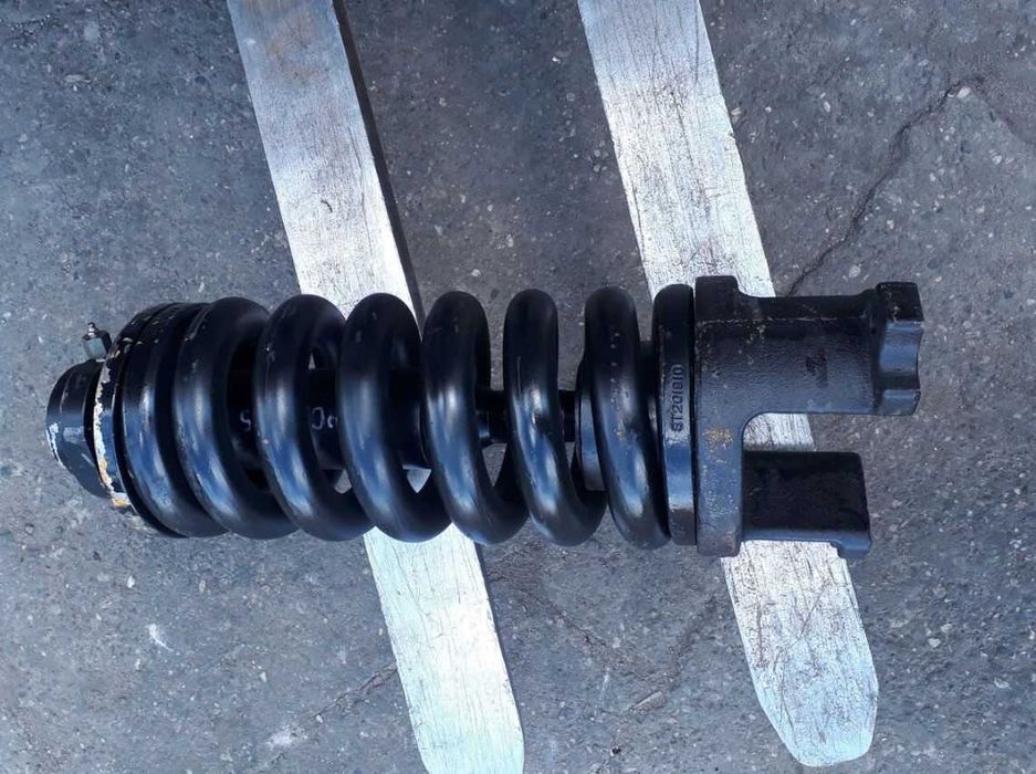 Натяжитель гусеницы для спецтехники