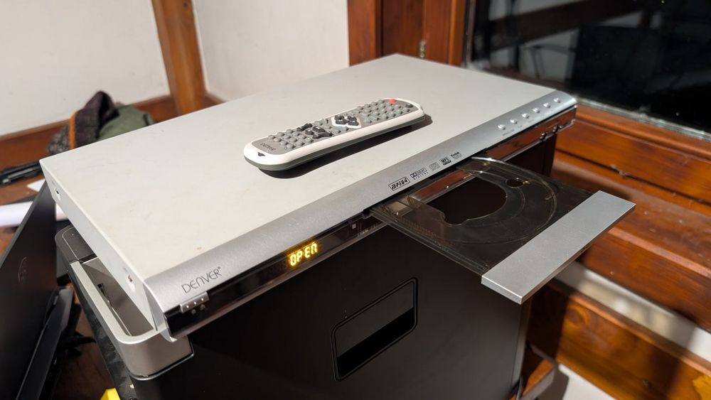 DVD Player Denver DVD-778K – complet, cu telecomandă