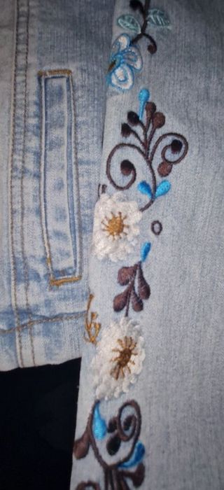 Jacheta de blug, cu broderie