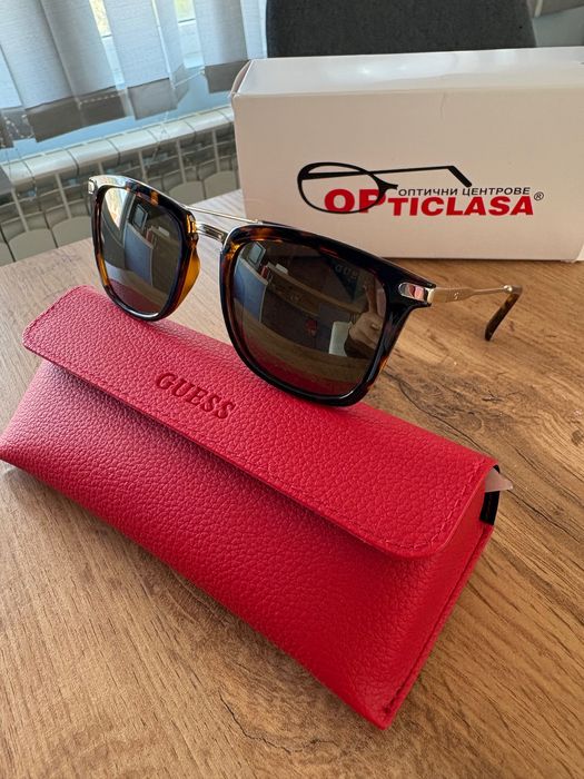 Оригинални слънчеви очила Guess