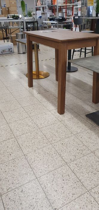 Masă/Messe  bistro cu picior metalic