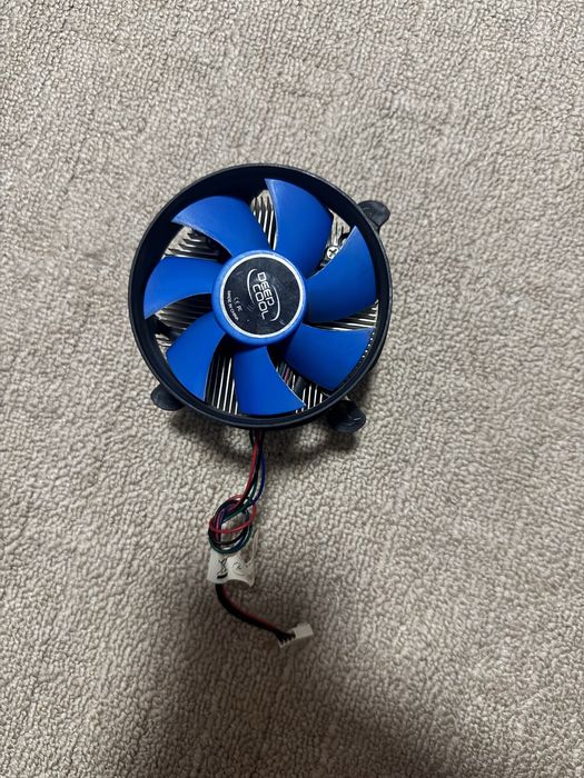 Кулер на процессор 3пин 4 pin 3 pin 4 пин почти новые мало использовал
