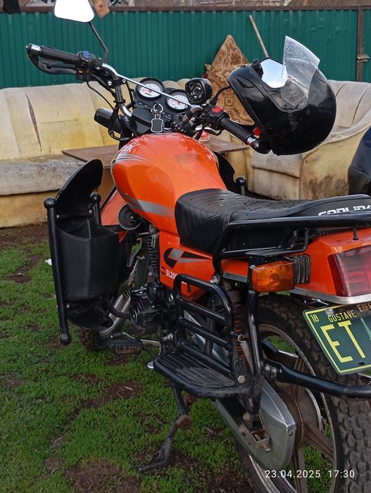 Мотоцикл 200 куб