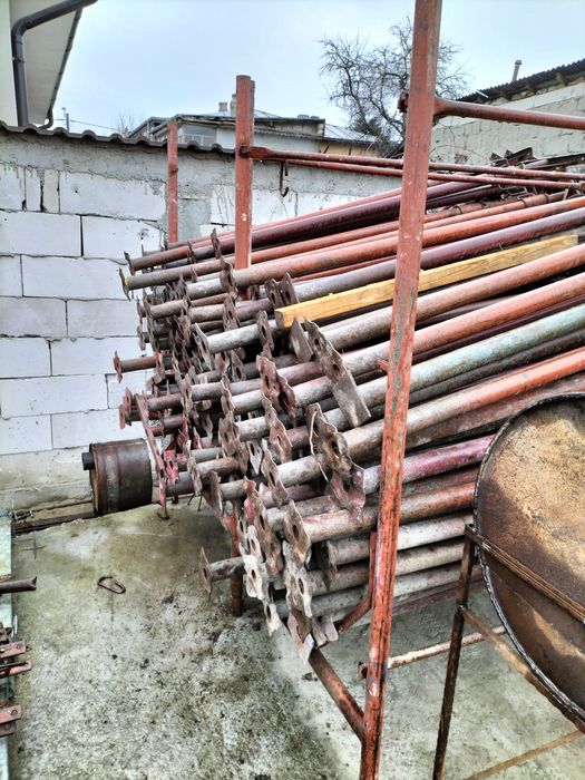 De închiriat popici metalici