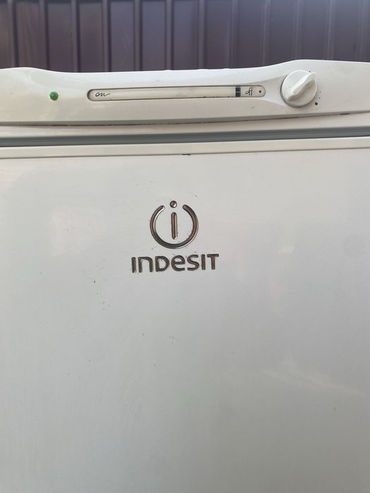 Холодилник индесит