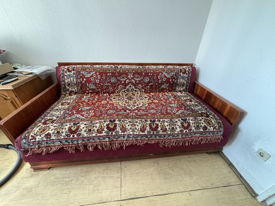 Dormitor complet + canapea extensibila + cuier