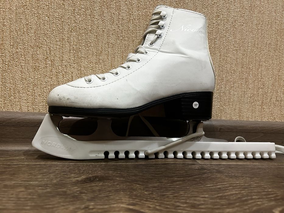 Коньки фигурные