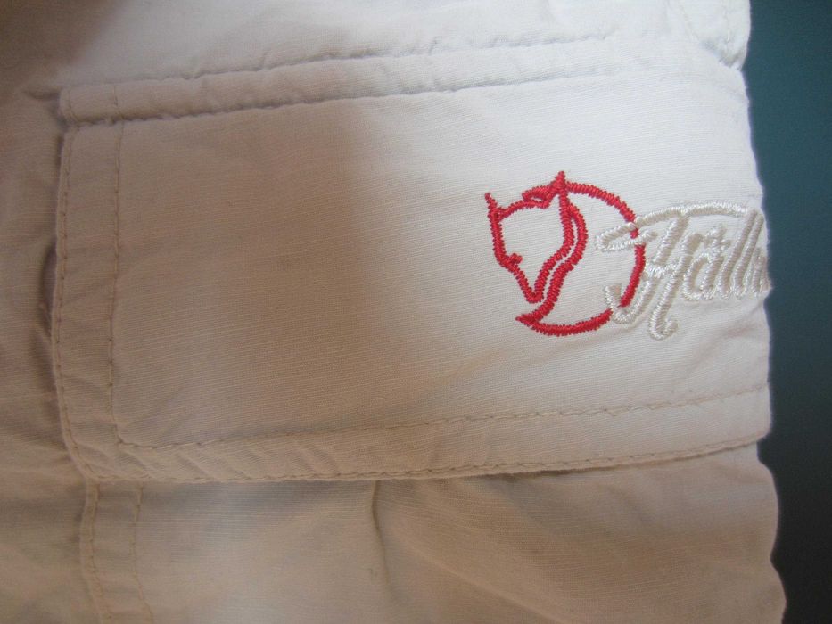 Pantalon dama Fjall Raven, masura 40, 73%polyamida+27%bumbac, fermoar pentru bermude, culoare bej, stare f. buna- ca nou