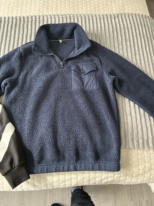 Два броя мъжки суичари само за 7евро