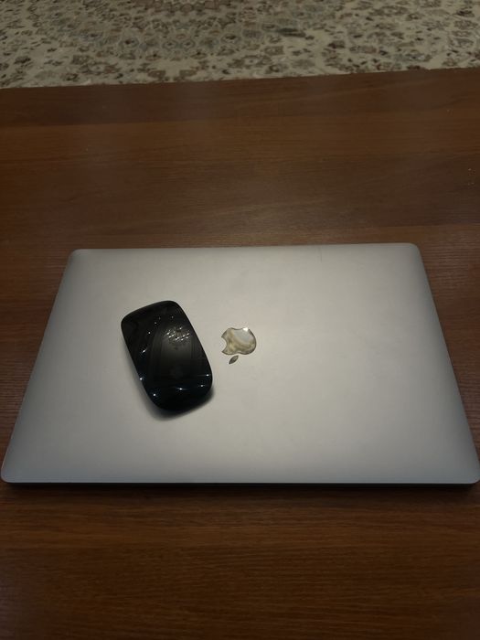 Macbook Pro 16 -inch (2019)