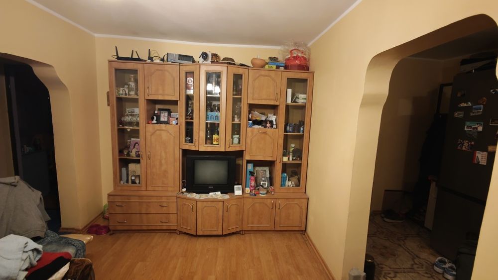 Mobilă sufragerie 240 cm – stare bună – spațioasă