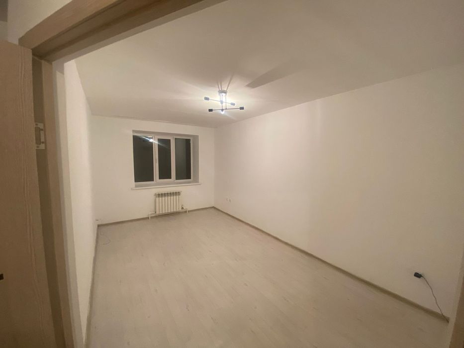 Сдам 2-х комн квартиру в 4мкр