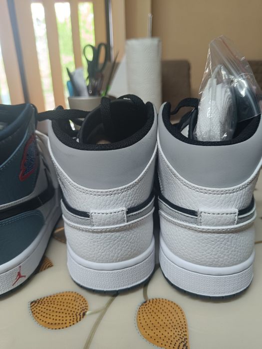 Маратонки нови Найк