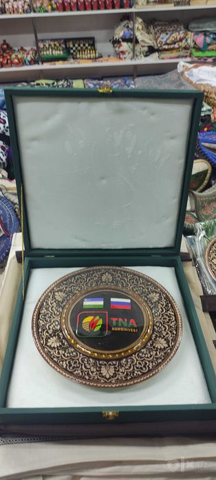 Тарелка из ореха