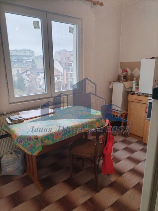 Продава се Двустаен апартамент в Шумен, Център - 62 кв.м за 1695 €/кв.м - Снимка #4