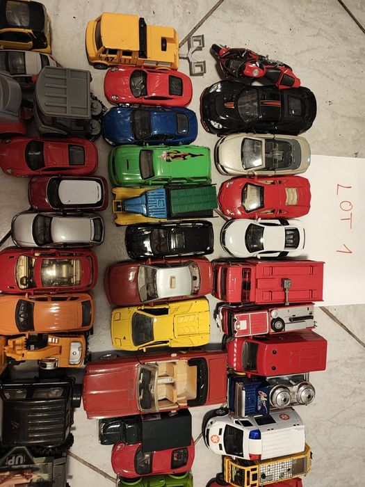 Vând mașinuțe metal și plastic - LOT 1
