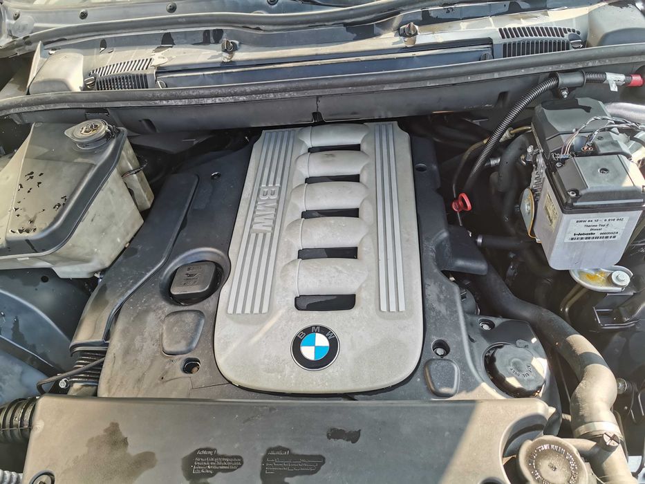 dezmembrez BMW X5 e53 3.0d , 4.4i , 3.0i/usa fata x5 /bara fata X5/far