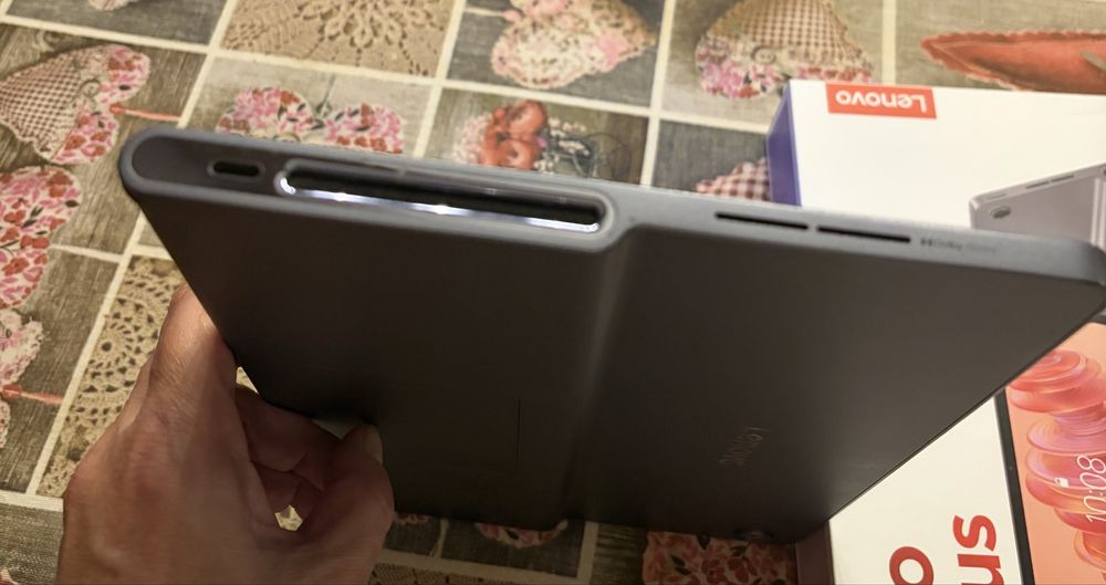 Tableta Lenovo Tab Plus perfecta