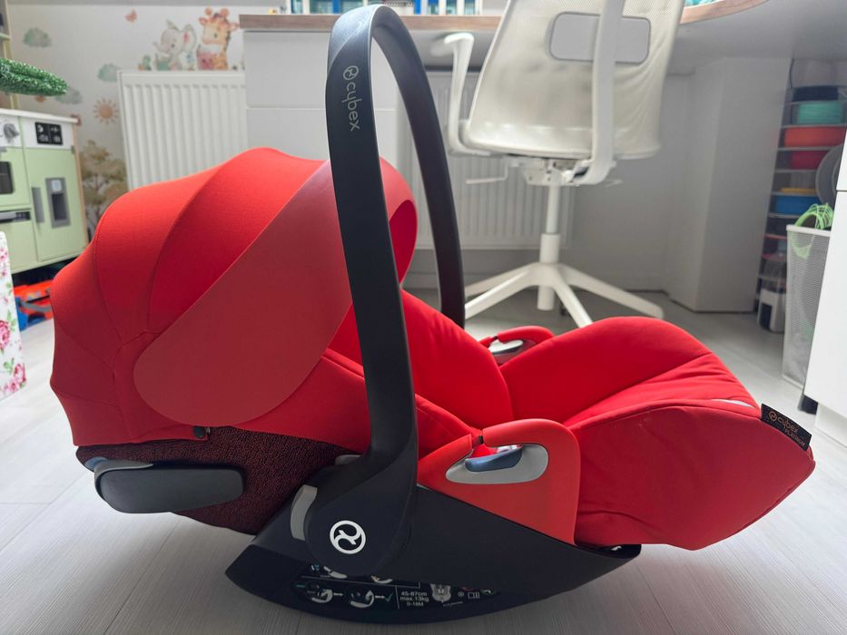 Scoică auto Cybex Cloud Z i-Size Roșie + Bază Isofix + Adaptoare – Set Complet