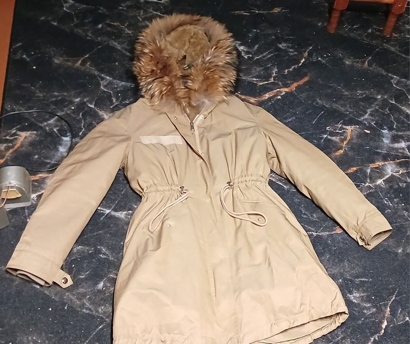 Продается парка теплая
