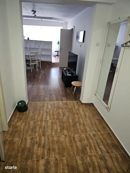 Apartament cu 3 camere, zona Cornisa, mobilat utilat — fotografia 3