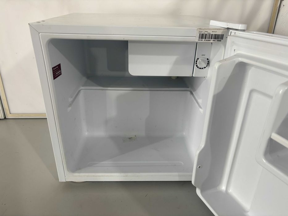 Хладилник - Russell Hobbs 43L