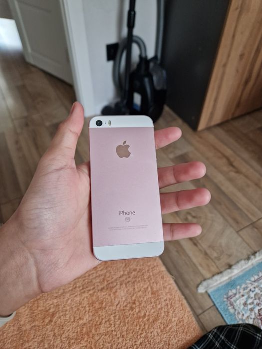 iPhone SE 2016 64 GB / 100%