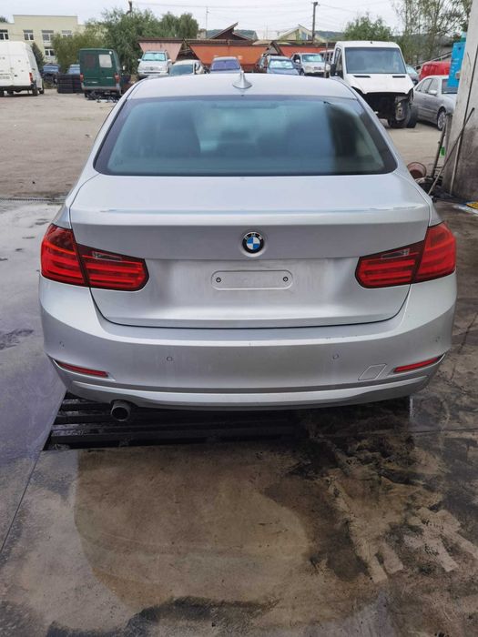 Dezmembrez bmw seria 3 f30/bmw 320 f30/baa fata f30/far xenon f30
