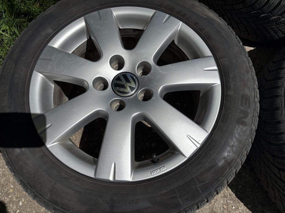 Продавам 16" лети джанти със зимни гуми за VAG - 205/55R16 DOT 3922 5х112 ET42