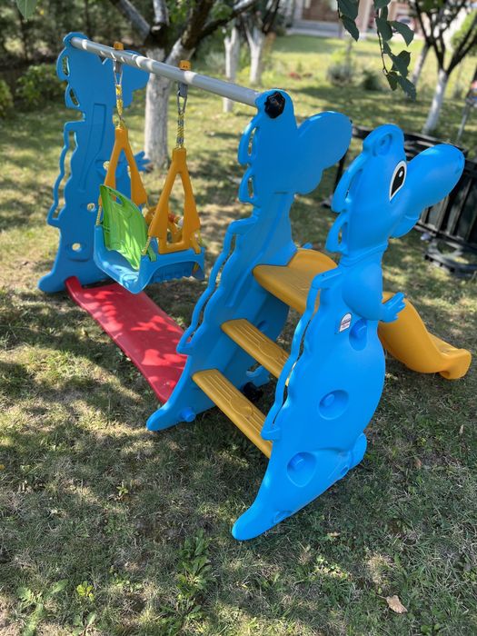 Centru de joacă Dino