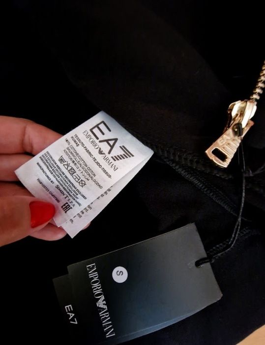 Treninguri Armani diverse mărimi, super calitate/bumbac, feronerie met