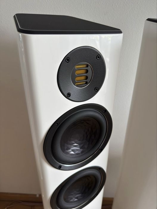 Elac Vela  FS 407