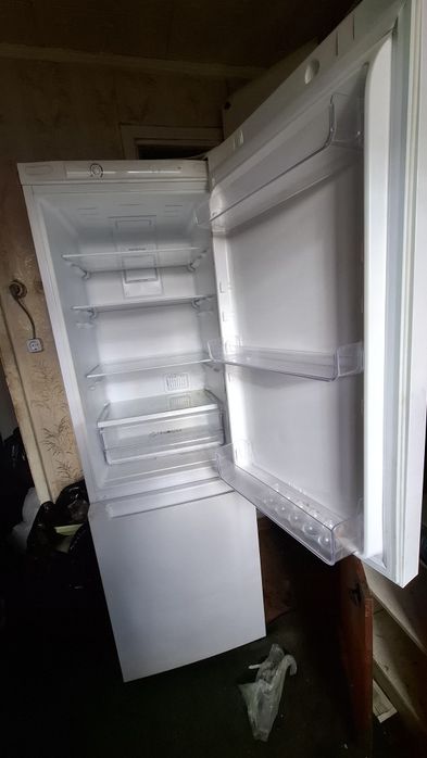 Холодильник  INDESIT