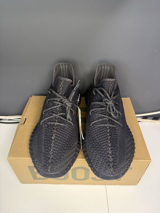 Adidasi adidad yeezy 350 v2