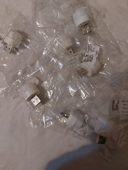 Vând becuri led cu alimentare usb