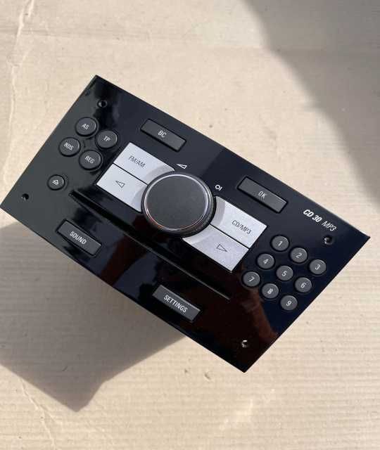 Casetofon + ecran Piano Black - Opel CD30 Mp3