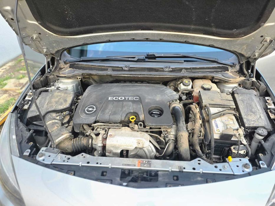 Opel Astra Sports Tourer din 2015