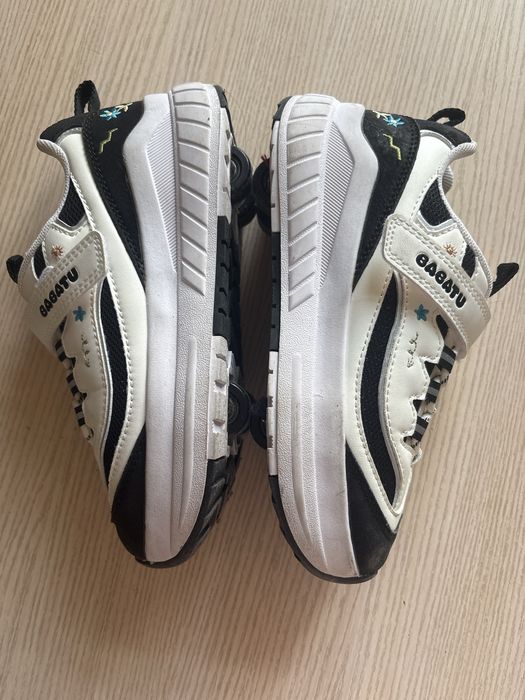 Роликовые кроссовки черный+белый