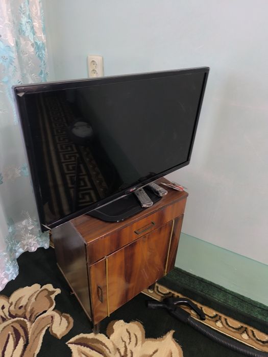 Телевизор Lg32 + тюнер Star track galaxy ll + большая параб.антенна