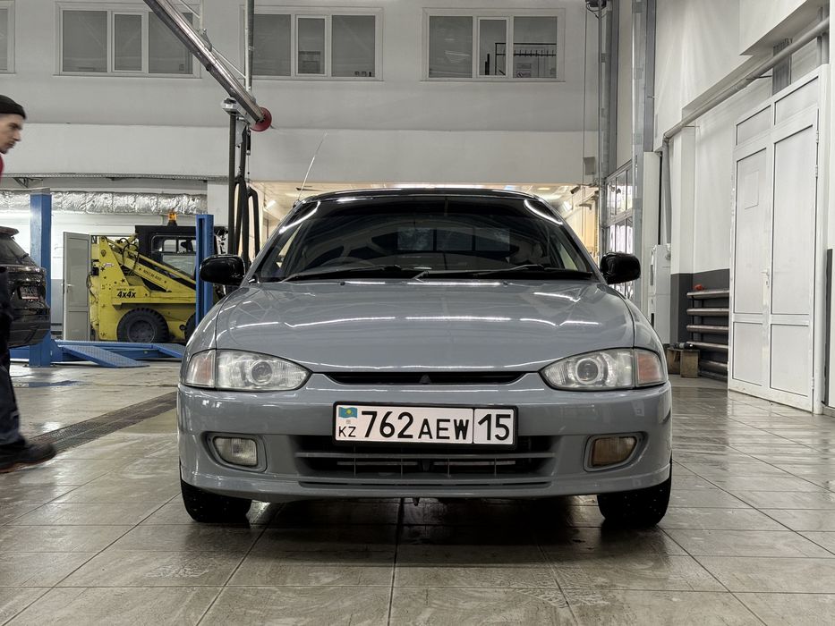 Mitsubishi Lancer Mirage Colt