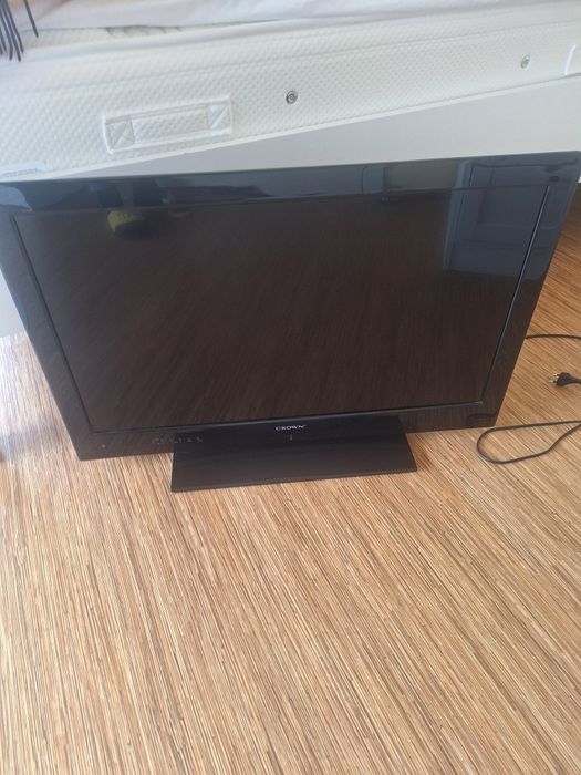 Телевизор Crown 32 инча