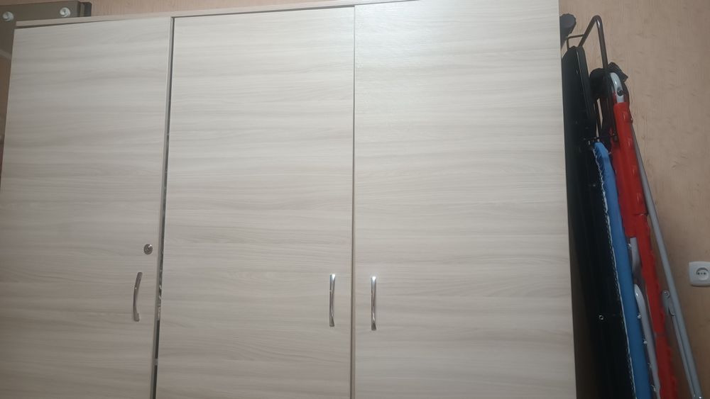 Продам шкаф 3х дверный