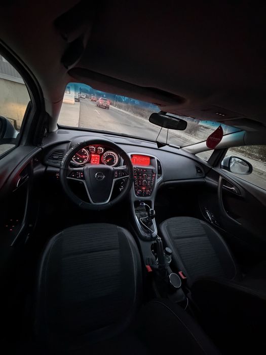 OFERTĂ Opel Astra j 2018  1.6diesel 5,6% consum