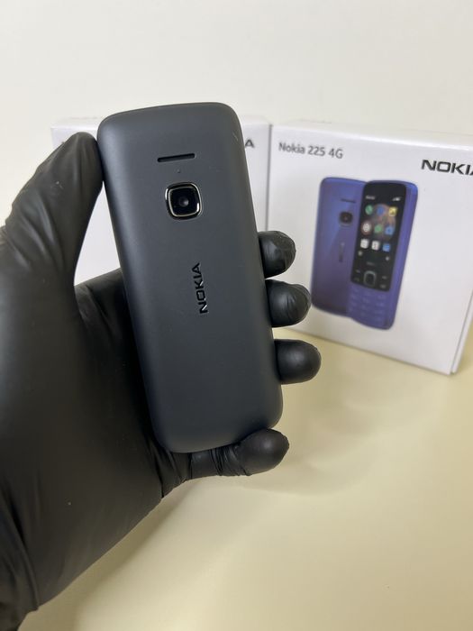 Продам Кнопочный телефон Nokia 225
