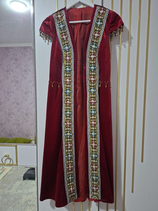 Кажекей Бешпент Камзол, Тройка